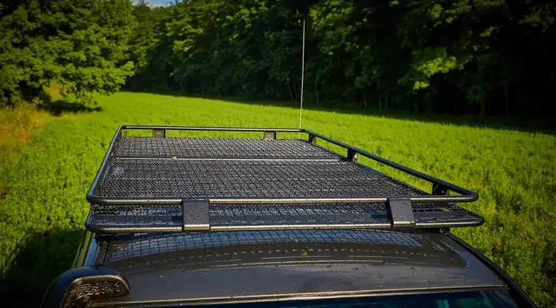 Buy A cargo cart with a Toyota Land Cruiser net 105 1998+ F4X4