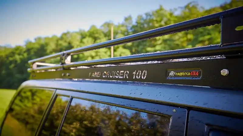 Buy A cargo cart with a Toyota Land Cruiser net 105 1998+ F4X4