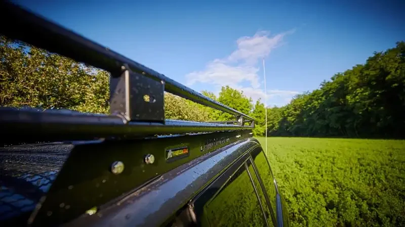 Buy A cargo cart with a Toyota Land Cruiser net 105 1998+ F4X4