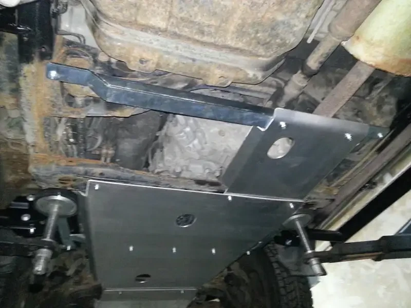 Купить Защита редуктора для Toyota Land Cruiser 100 бензин автомат 98-07 F4X4