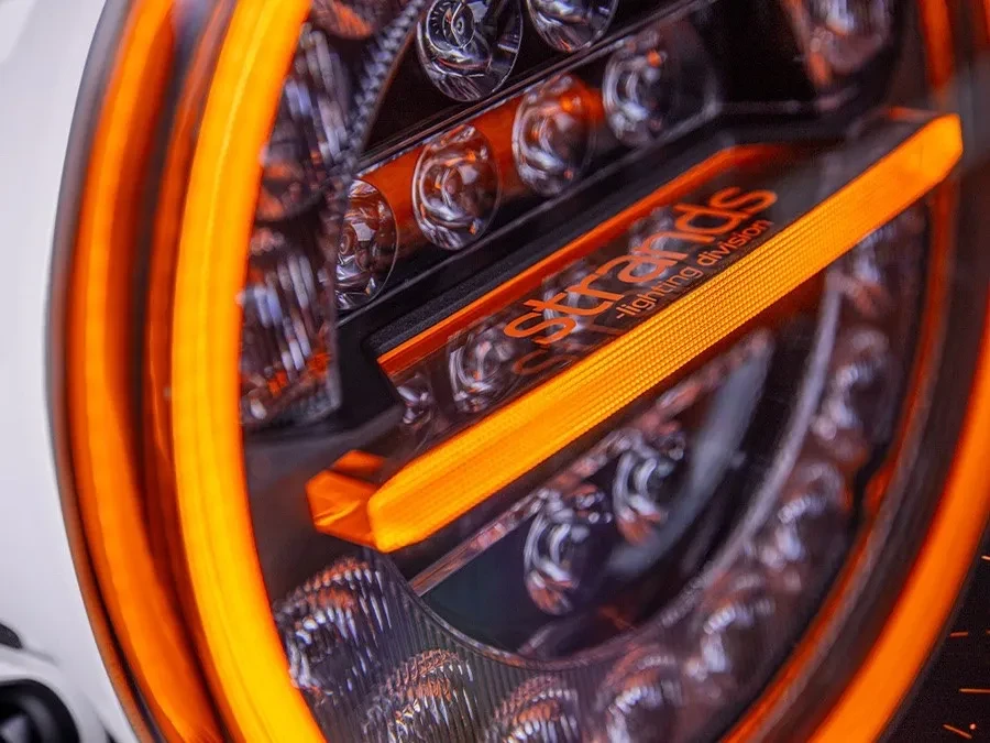 Buy Additional Farah of the Farry Firefly Pro 9 "White with ⬜️🟧 Overall Lights