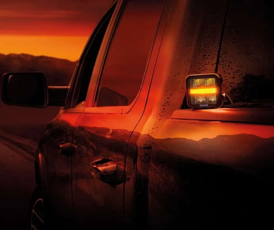 Купити Додаткова фара робочого світла Strands Siberia Qube Light з ⬜️🟧 габаритними вогнями