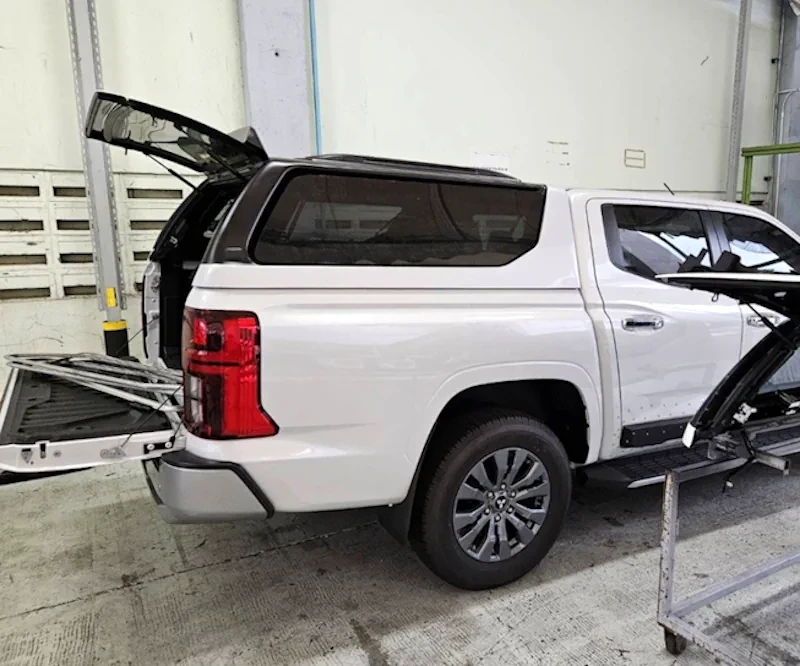 Купити Кунг на Mitsubishi L200 2024+ з вікнами - Maxliner білий 2E2E