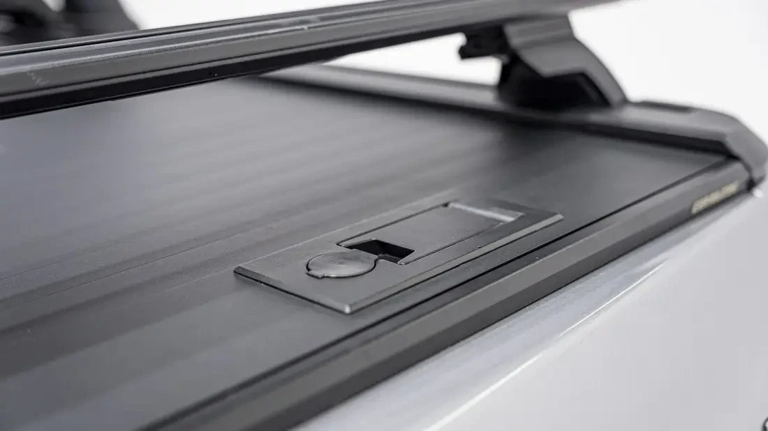 Купити Ролет механічний на Toyota Hilux 2015+ від EGR