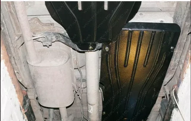 Купити Захист бака Nissan Navara 2005-2010 - A