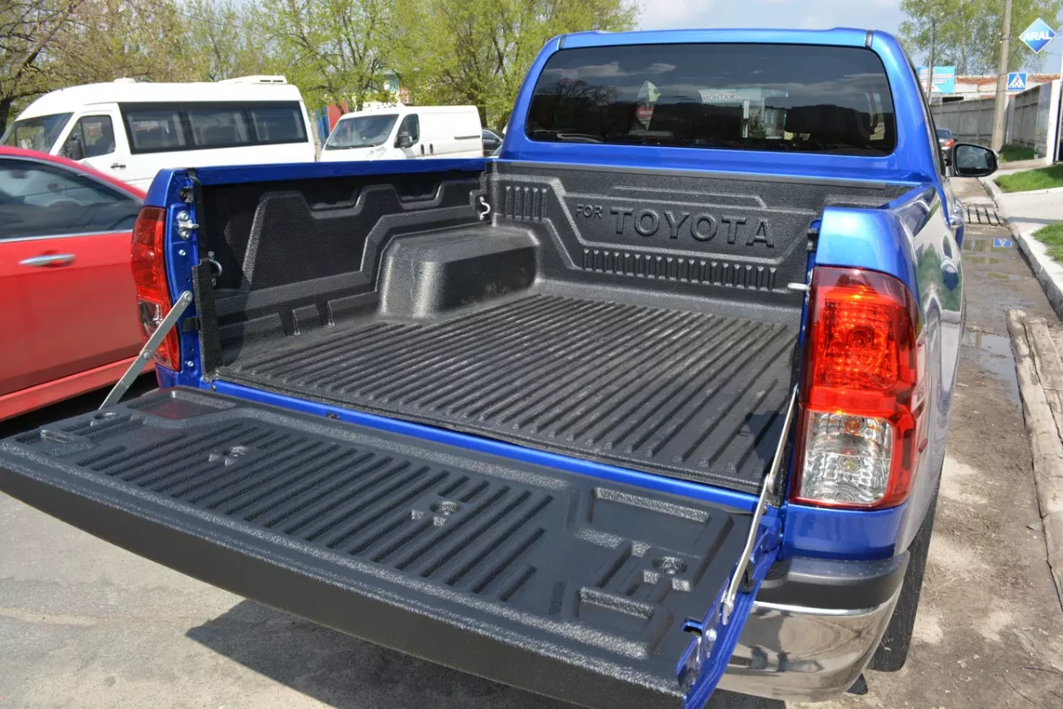 Buy Insert in the Toyota Hilux body of 2015 - Aeroklas