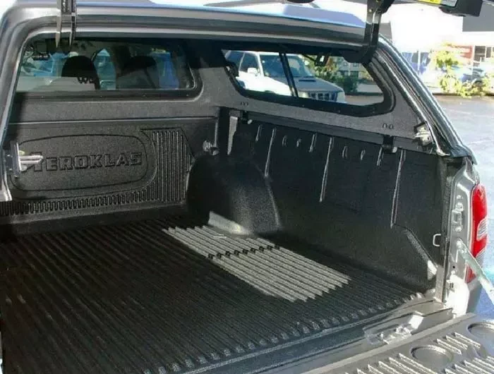 Buy Kung on Mitsubishi L200 from 2016 with lateral sliding glasses - Aeroklas