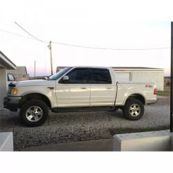 Купити Комплект підвіски 2.5" лифт Rough Country - Ford F150 97-03