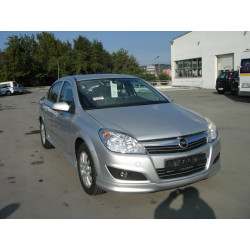 Купити Передня нижня накладка Sedan (під фарбування) для Opel Astra H 2004-2013 рр