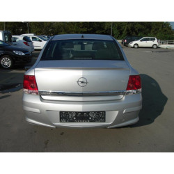 Купити Задня нижня накладка Sedan (під фарбування) для Opel Astra H 2004-2013 рр