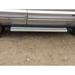 Купить Боковые пороги Maya V2 (2 шт., алюминий) для Jeep Grand Cherokee WK 2004-2010 гг