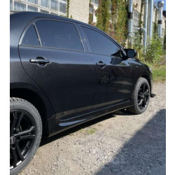 Купить Боковые пороги (под покраску) для Toyota Corolla 2007-2013 гг