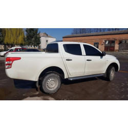 Купить Боковые пороги Premium (2 шт., нерж.) Ø60 для Mitsubishi L200 2015-2024 гг