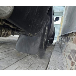 Купить Задние брызговики (2 шт.) для Nissan Navara 2006-2015 гг