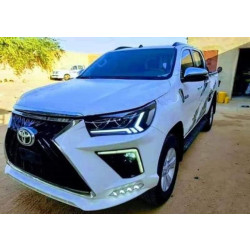 Купити Передній бампер Lexus-design V2 для Toyota Hilux 2015- рр