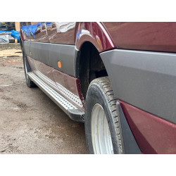 Купити Бокові пороги DOT-Line (2 шт., Алюм.) довга база для Volkswagen Crafter 2006-2016 рр