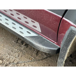 Купити Бокові пороги DOT-Line (2 шт., Алюм.) Середня база для Volkswagen Crafter 2006-2016 рр