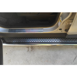 Купити Бокові пороги Maydos V2 (2 шт., Алюміній -2025 нерж) З пофарбованим листям на дверях для Ford Kuga/Escape 2013-2019 рр