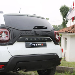 Купить Пластиковая накладка на крышку багажника (3 детали) для Renault Duster 2018-2024 гг