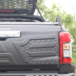 Купить Пластиковая накладка на крышку багажника для Mitsubishi L200 2015-2024 гг