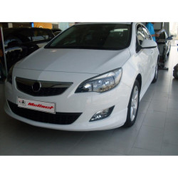 Купити Передня нижня накладка 2010-2012 (під фарбування) для Opel Astra J рр