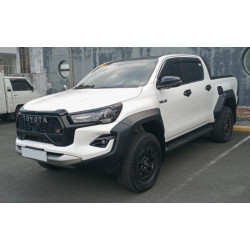 Купить Комплект рестайлинга в GR 2024 год (для 2020-2025) для Toyota Hilux 2015- гг