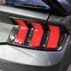 Купити Накладки на задні ліхтарі (Карбон) для Ford Mustang 2024- рр