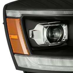 Купить Передние фары Dodge Ram 1500 Classic 2006-2008 PRO серия черные AlphaRex AHL-DR06-P-S-B