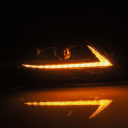 Купить Передние фары LED Toyota Sienna 2011-2020 LED LUXX серия черные AlphaRex AHL-TS11-PL-SA-B