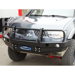 Купити Передній бампер з кенгурятником для Mitsubishi L200 05-10 F4X4
