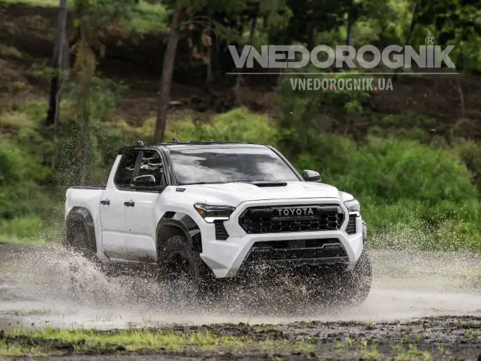 Новий пікап Toyota на базі Land Cruiser 300 - Toyota Tacoma 2024