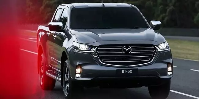 Новый пикап Mazda BT-50 третьего поколения представили в Таиланде 