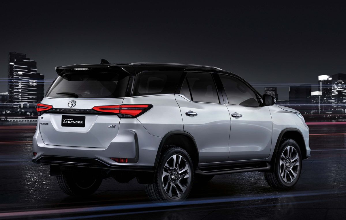 toyota-obnovila-vnedorozhnik-fortuner.jpg