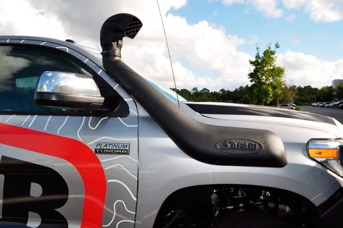 Шноркель - обов'язковий елемент захисту авто Шноркель - обов'язкова деталь для захисту авто