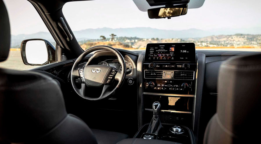 Салон оновленого Infiniti QX80 Салон оновленого Infiniti QX80 фото в Україні презентація