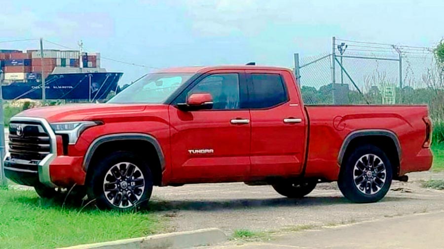 Фото нової Toyota Tundra 2022 року новина в Україні презентація купити