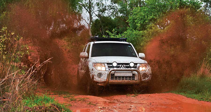 Mitsubishi Pajero на бездоріжжі купити запчастини для тюнінгу в Україні ціна