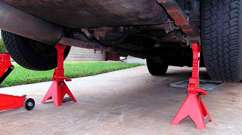 Купити підставки під машину в Україні