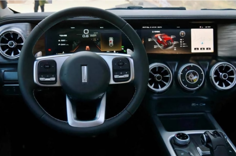 Інтер'єр джипу Tank 100 Купити аксесуари для позашляховиків в Україні.