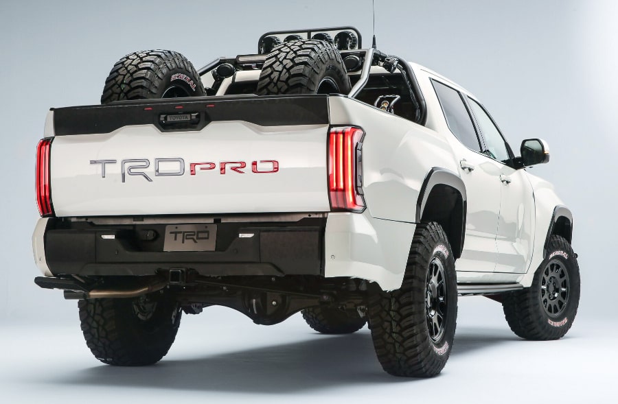 Вид сзади на TRD Desert Chase Tundra детали в Укриане тюнинг усиленные купить лебедку цена Киев