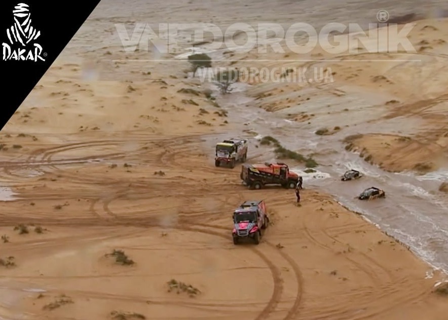 Проблеми на 3 етапі Дакар 2023 дощ річки потоп у пустелі купити тюнінг кити для позашляховиків ціна