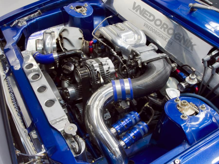 Роторный двигатель "13B" Роторный двигатель "13B"