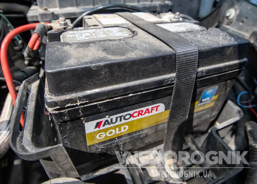 Як почистити клеми акумулятора