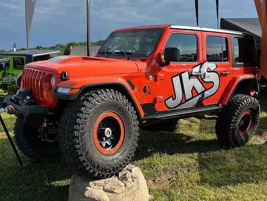 Внедорожник с подвеской компании JKS купить подвеску JKS в Украине