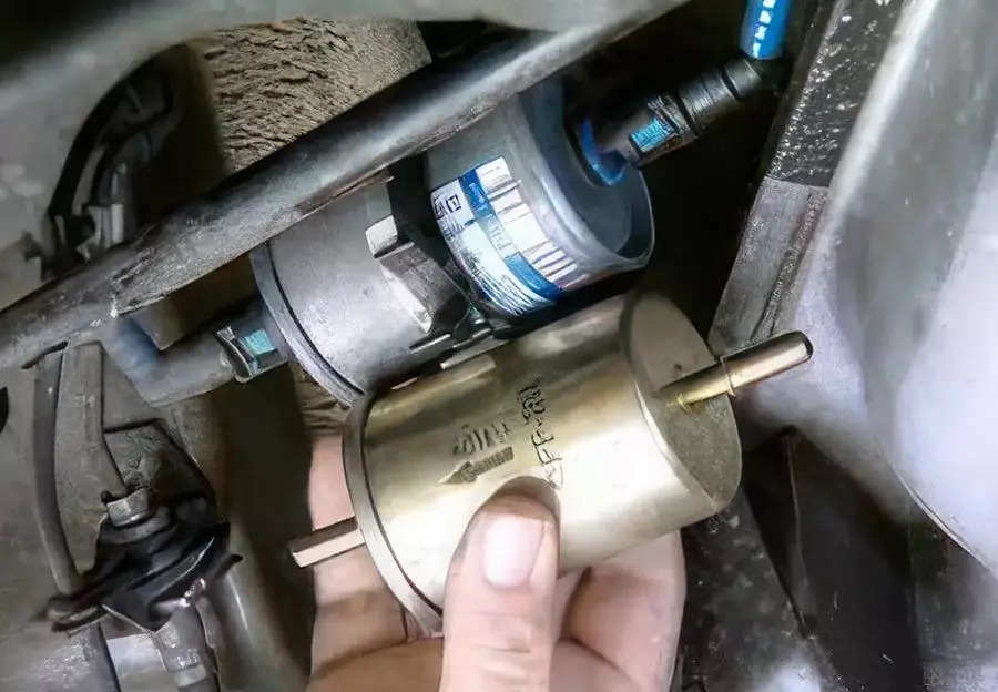 как заменить топливный фильтр