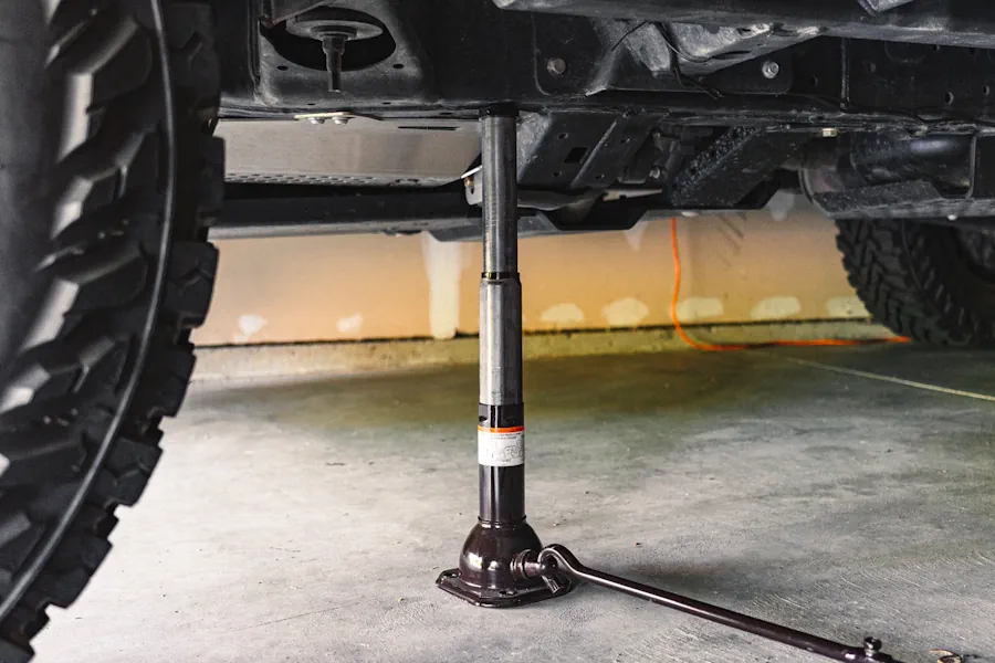 Buy a screw jack in Ukraine