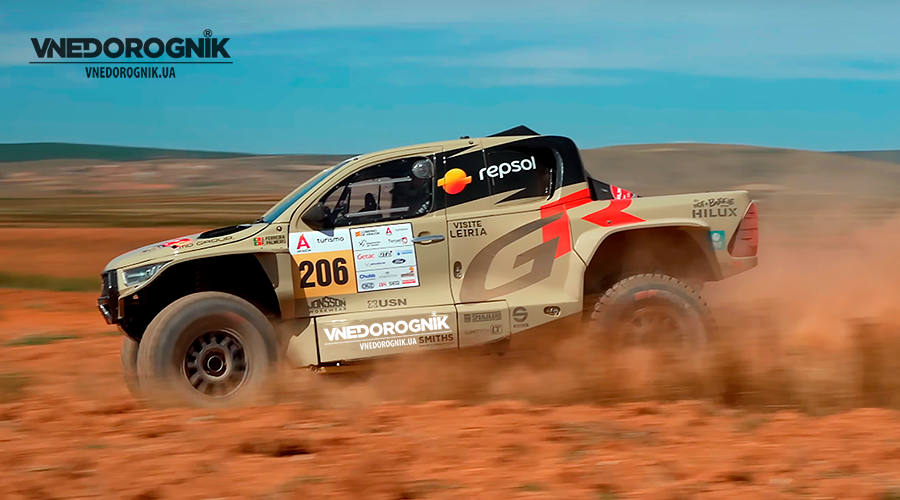 Победитель Баха Арагон 2025 – Toyota Hilux T1+ Победитель гонки Баха Испании Арагон 2025, Жоао Феррейра на Toyota Hilux T1+