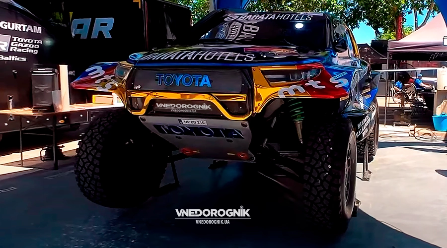 Комплект усиленных амортизаторов Fox для тюнинга подвески пикапа или внедорожника, доступный на Vnedorognik.ua. Усиленные амортизаторы Fox для экстремального бездорожья