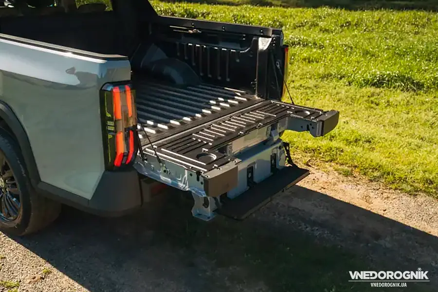 Задній борт та кузов пікапа MG U9.