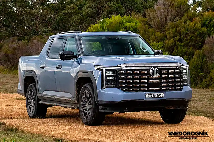 Офіційне фото пікапа MG U9, що демонструє сучасний дизайн та потужний передній бампер.